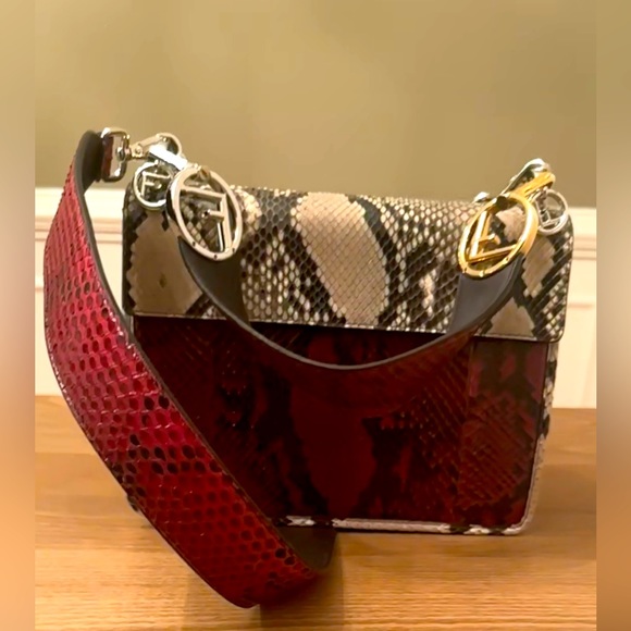 Fendi Kan I Flogo python bag- authentic with all papers - Picture 6 of 14